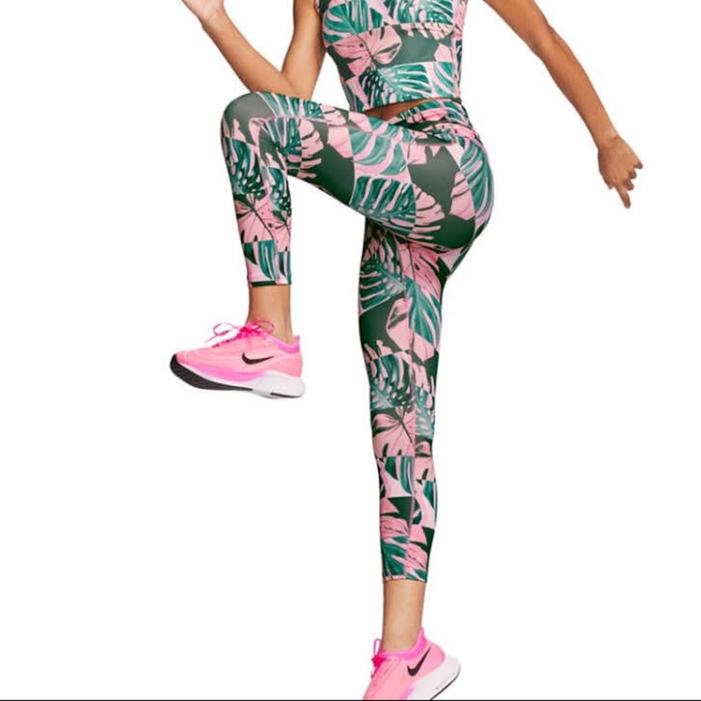 NIKE Women's Fast Running Leggings